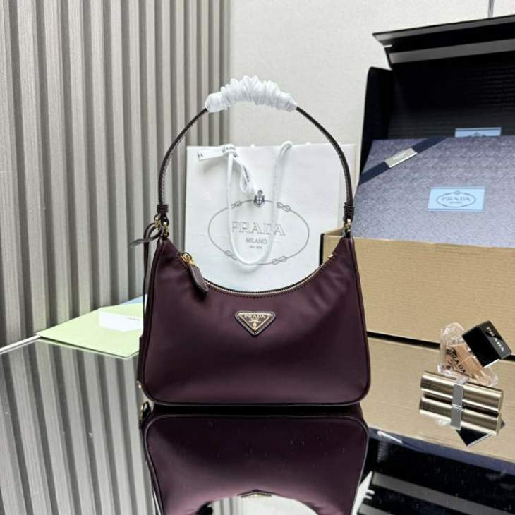 Picture of Prada Handbags _SKUfw217417009fw